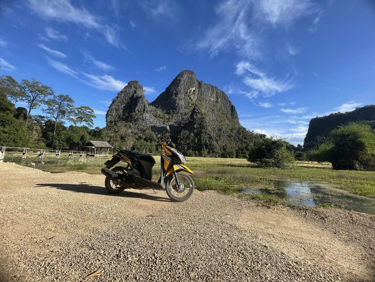 laos ir de Vientiane a Thakhek
