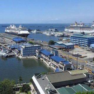 Puerto de Manila, filipineas